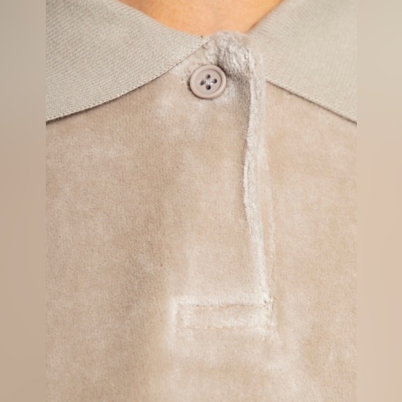 FEAR OF GOD ESSENTIALS Women’s Velour Sweatshirt - Picture 4 of 8